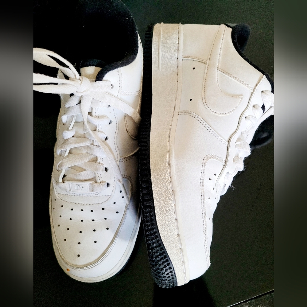 Nike Air Forse 1 Unisex Mens 7/Womens 8.5 White/Black Leather Sneakers - Picture 3 of 16